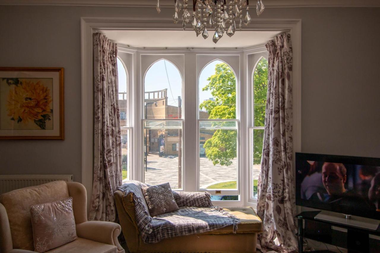 Grand 2 Bed Georgian Apartment At Florence House With King Bed, In The Heart Of Herne Bay & 300M From Beach Eksteriør billede