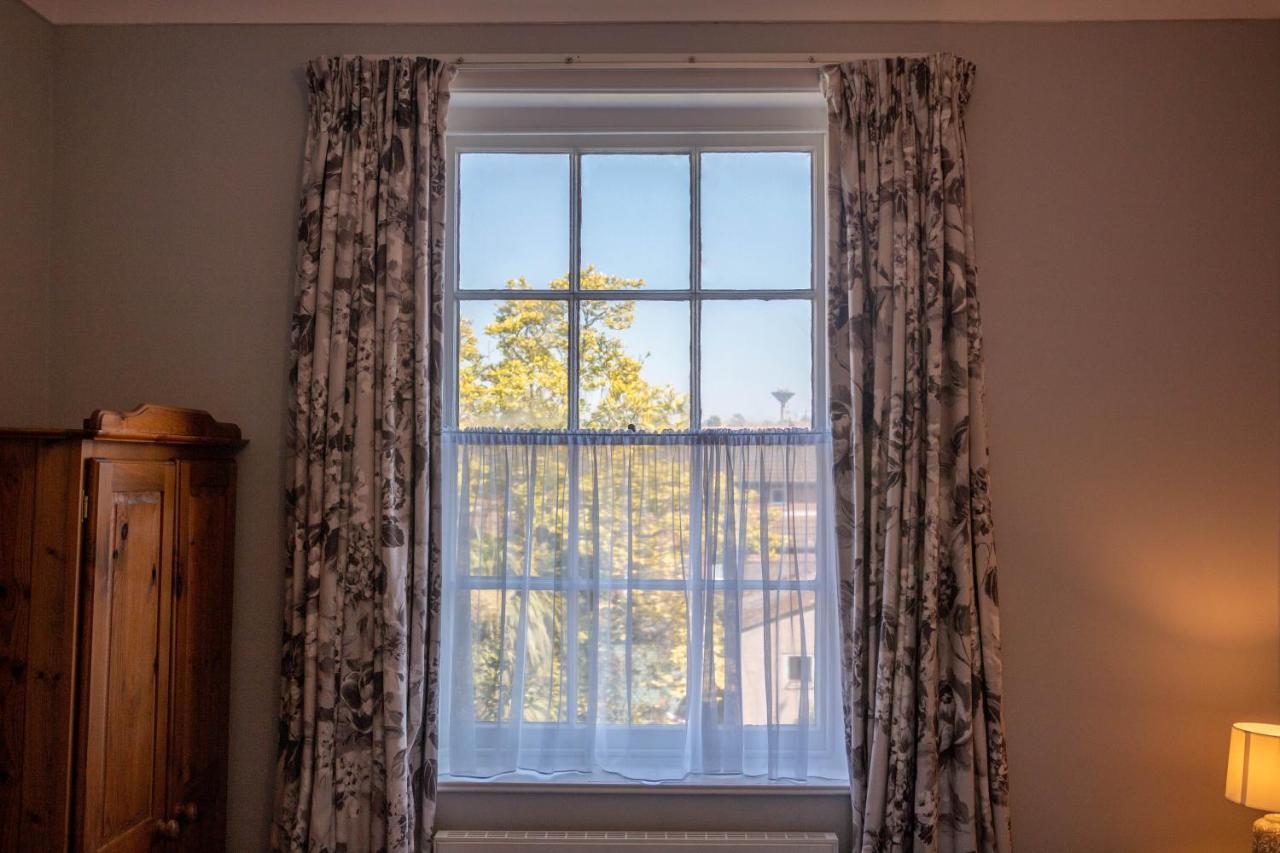 Grand 2 Bed Georgian Apartment At Florence House With King Bed, In The Heart Of Herne Bay & 300M From Beach Eksteriør billede