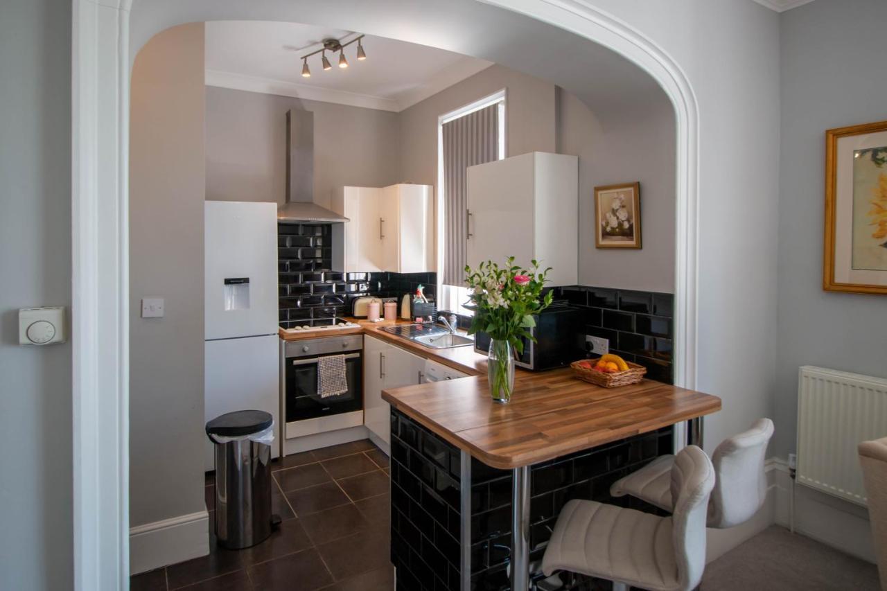 Grand 2 Bed Georgian Apartment At Florence House With King Bed, In The Heart Of Herne Bay & 300M From Beach Eksteriør billede