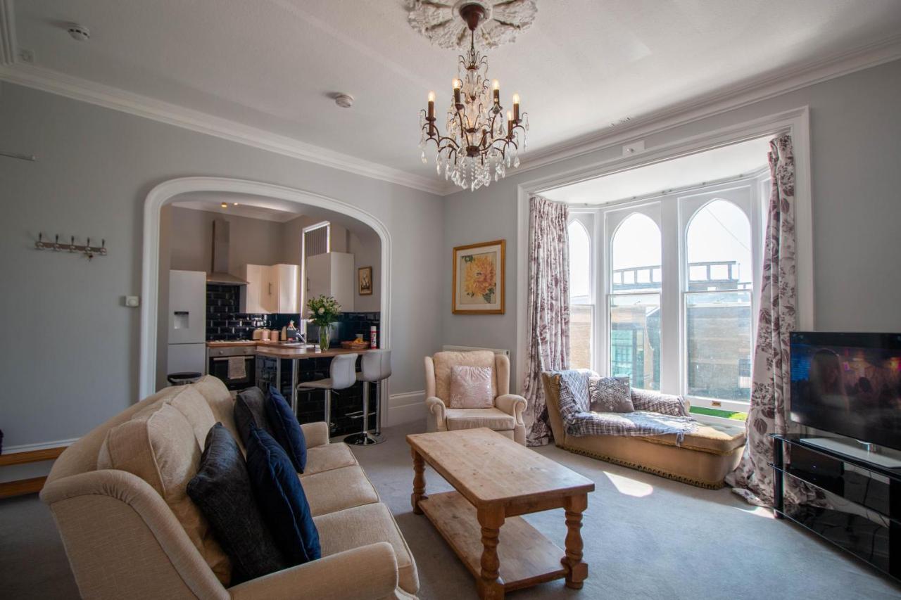 Grand 2 Bed Georgian Apartment At Florence House With King Bed, In The Heart Of Herne Bay & 300M From Beach Eksteriør billede