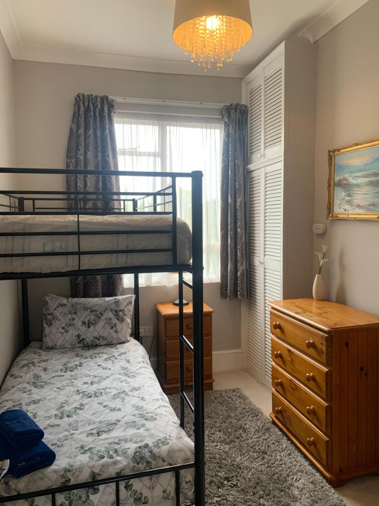 Grand 2 Bed Georgian Apartment At Florence House With King Bed, In The Heart Of Herne Bay & 300M From Beach Eksteriør billede
