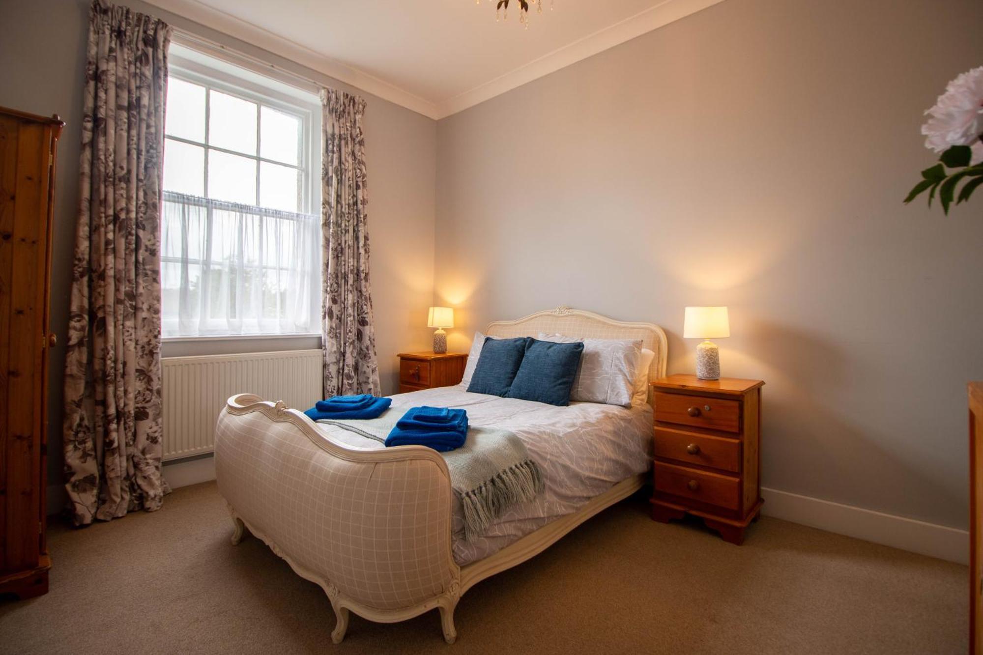 Grand 2 Bed Georgian Apartment At Florence House With King Bed, In The Heart Of Herne Bay & 300M From Beach Eksteriør billede